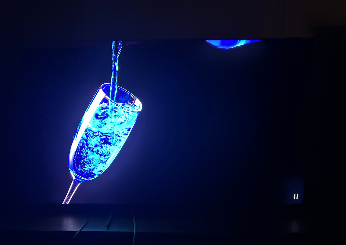 miniLED光晕现象 一张图片