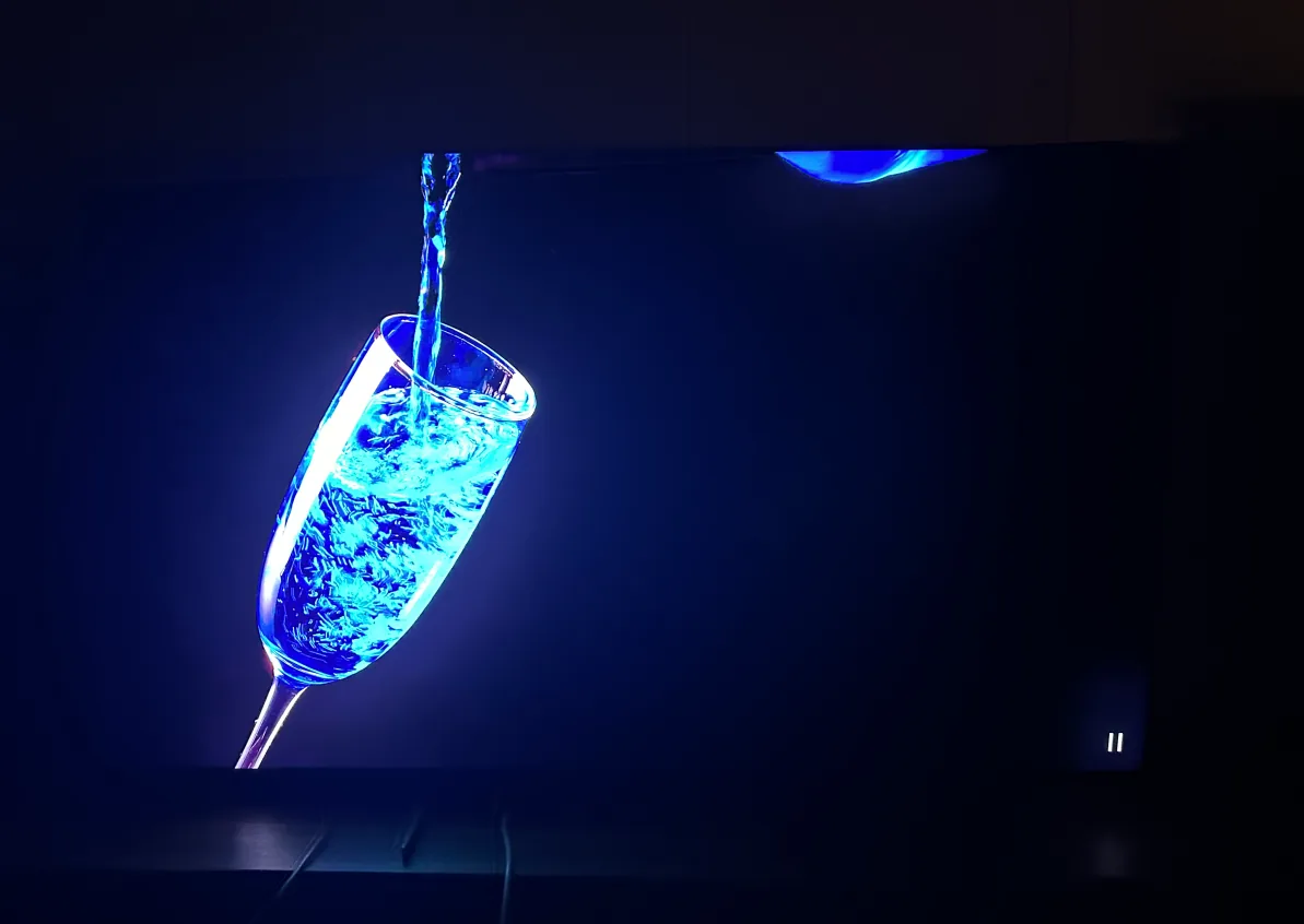 miniLED光晕现象 一张图片